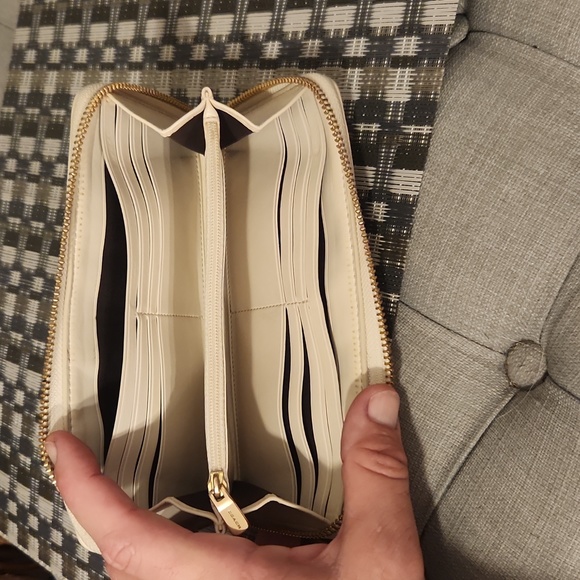 Coach Accordion Zip Long Wallet, Off-White and Canvas - Picture 8 of 13